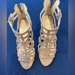 Nine West beige platform sandals with 3” cork heel - Size 9